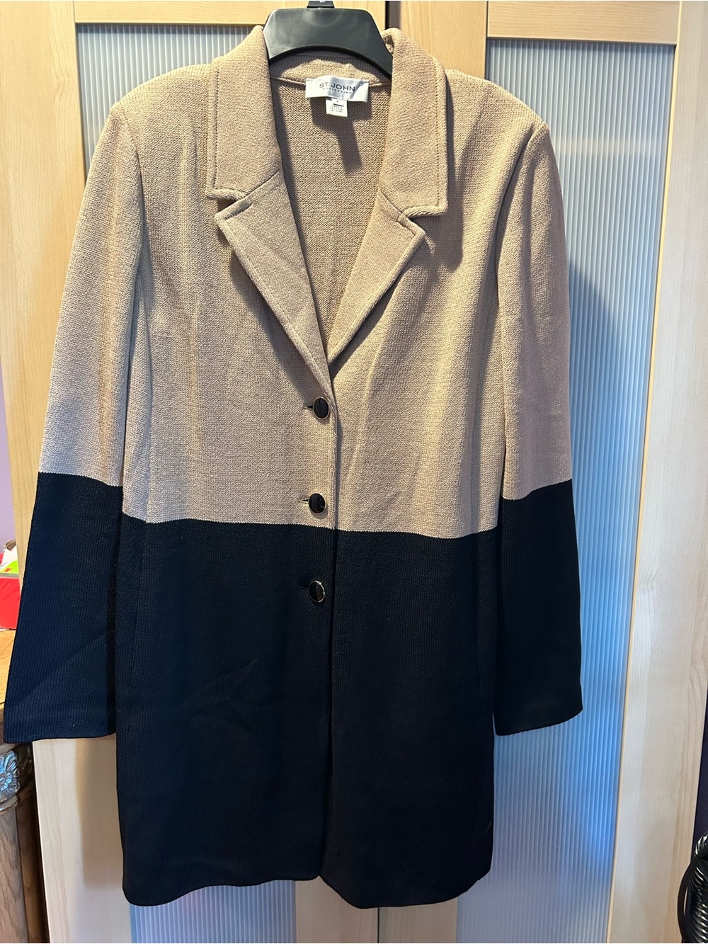 St. John Two-Tone Colorblock Suit Jacket Beige and Black Sz 8